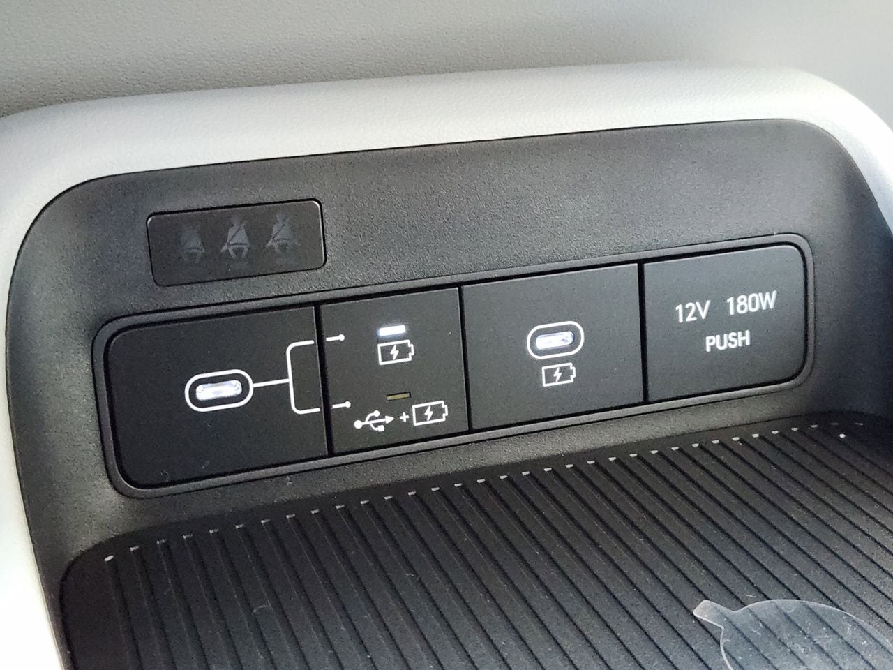 New 2026 C5G Gray Hyundai SE FWD image 17