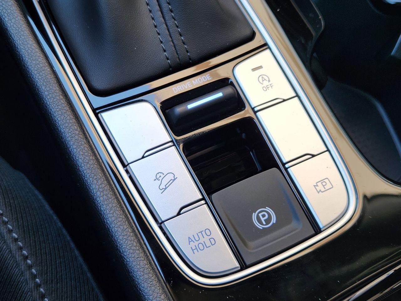 New 2026 W6H White Hyundai SEL FWD image 17