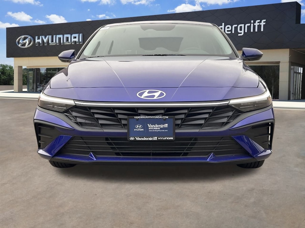 New 2025 Hyundai Elantra SE Sedan