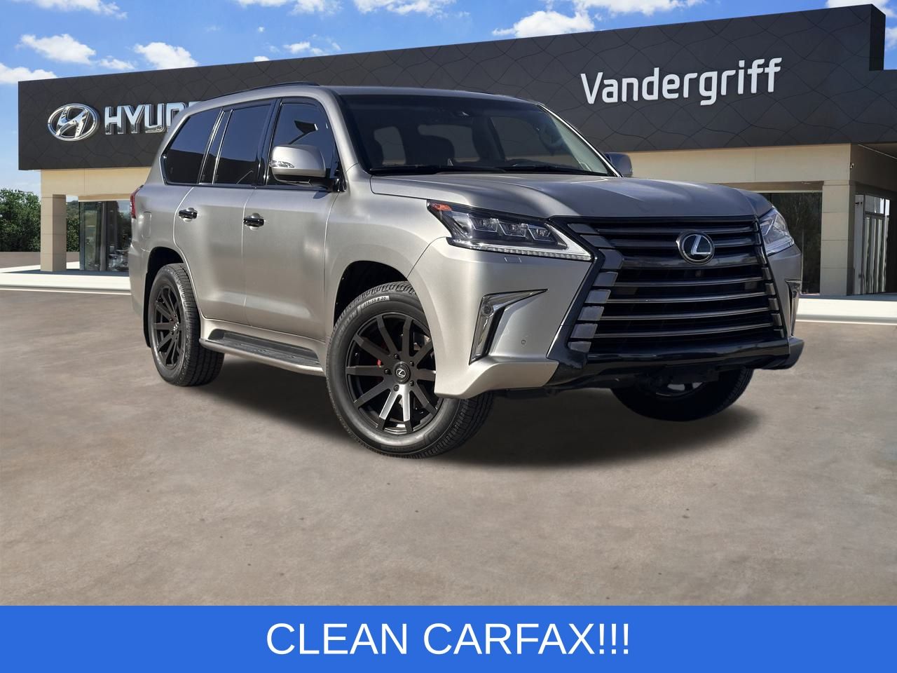 2020 Lexus LX 570's photo