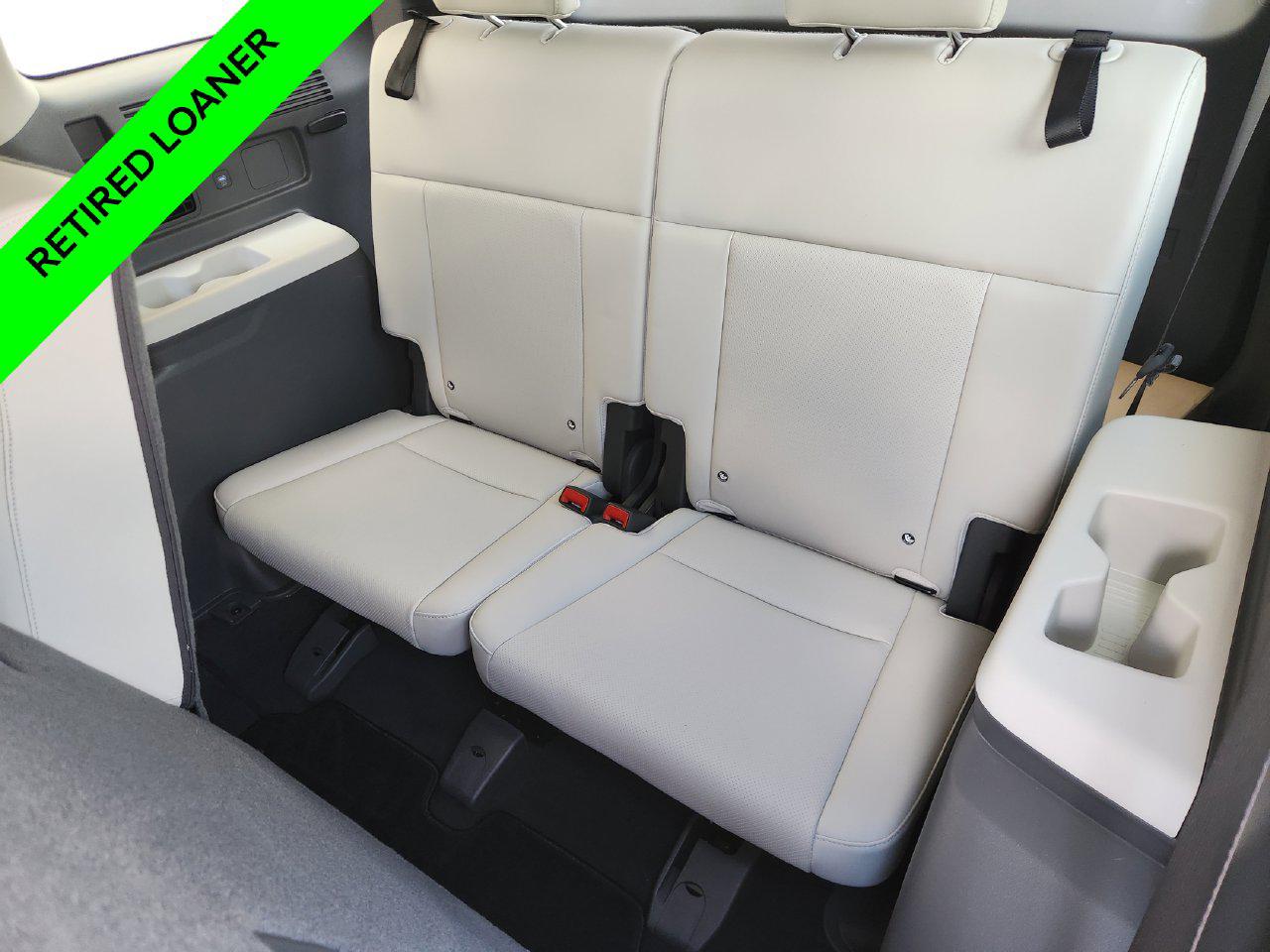 New 2026 Shimmering Silver Hyundai SEL FWD image 29