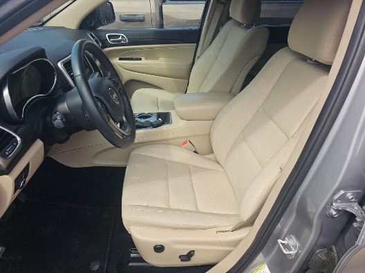 Used 2019 Billet Silver Jeep Laredo E image 10