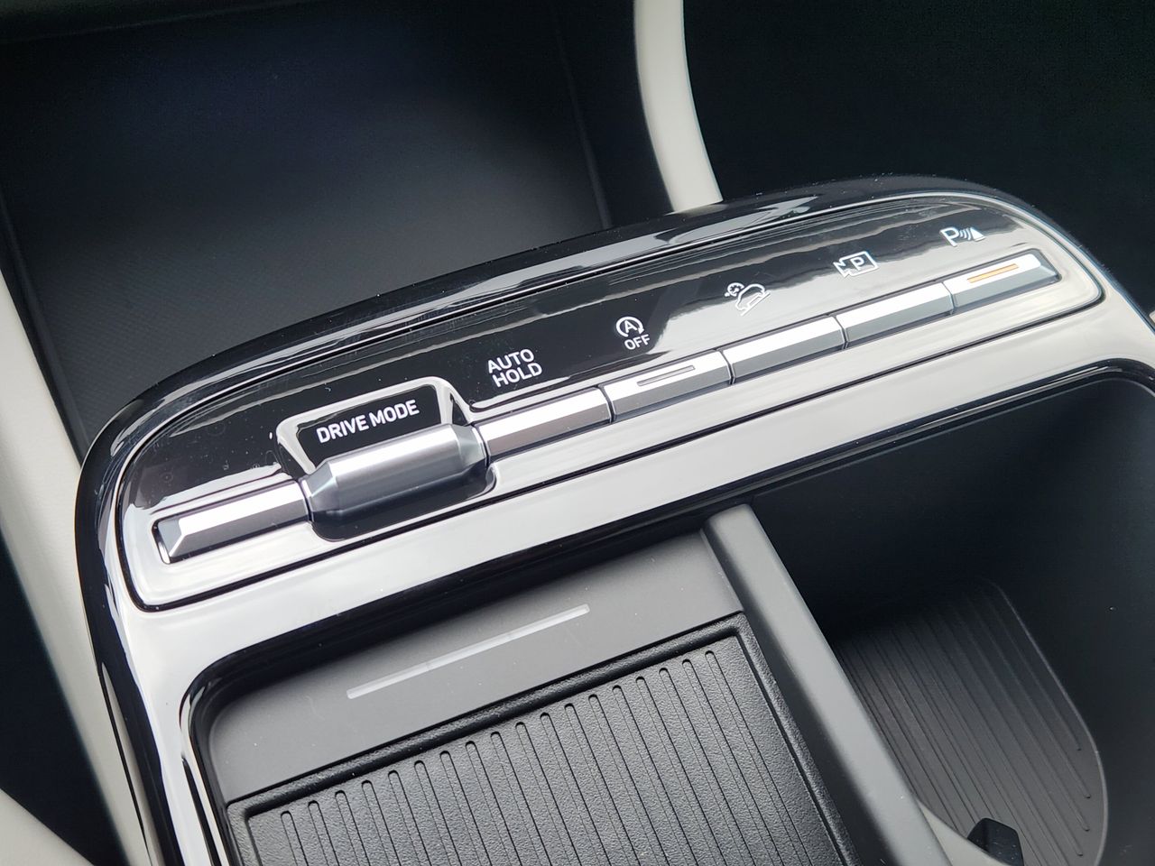 New 2026 W6H White Hyundai Limited FWD image 19