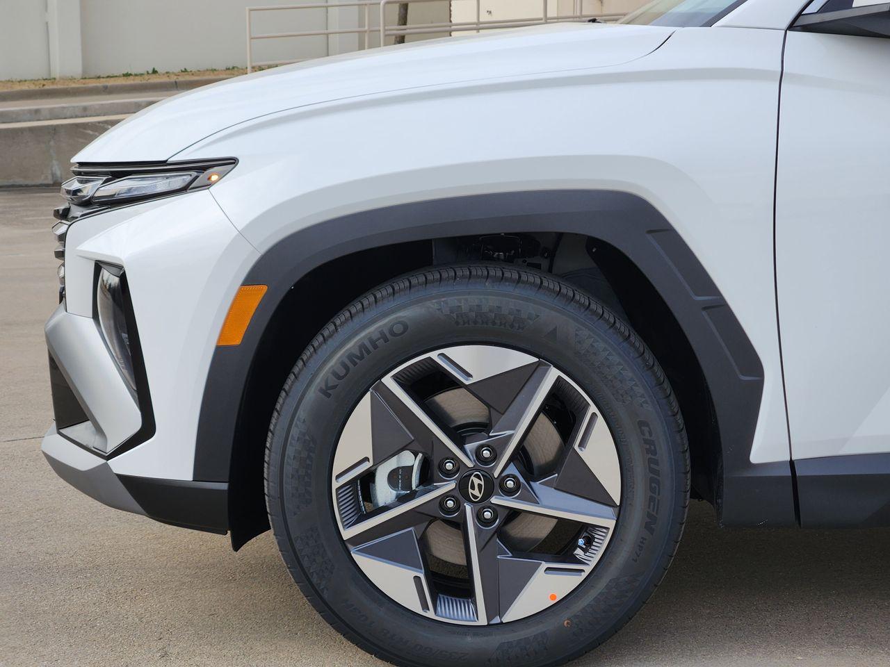 New 2026 W6H White Hyundai SEL FWD image 5