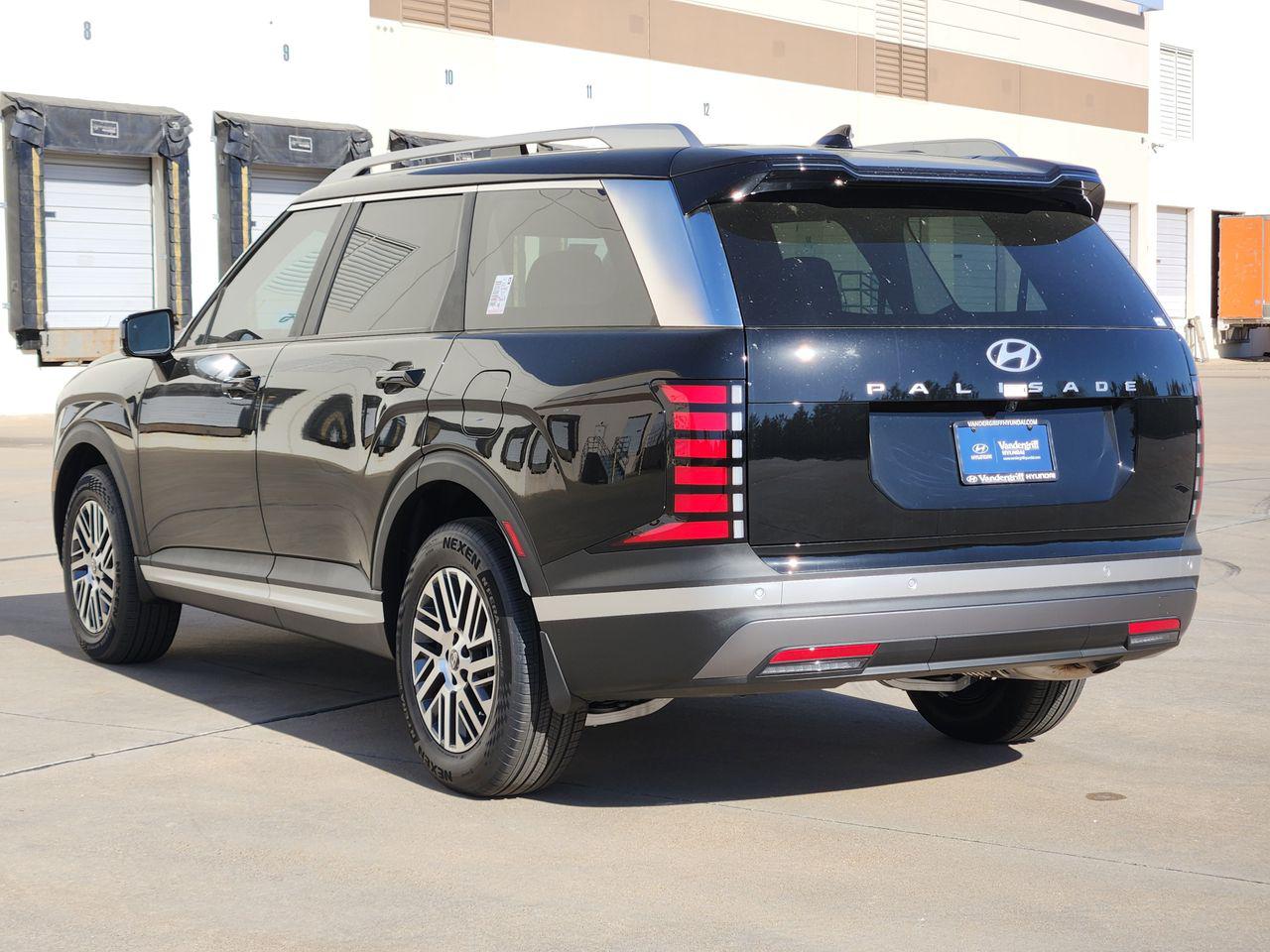 New 2026 A2B Black Hyundai SEL FWD image 3