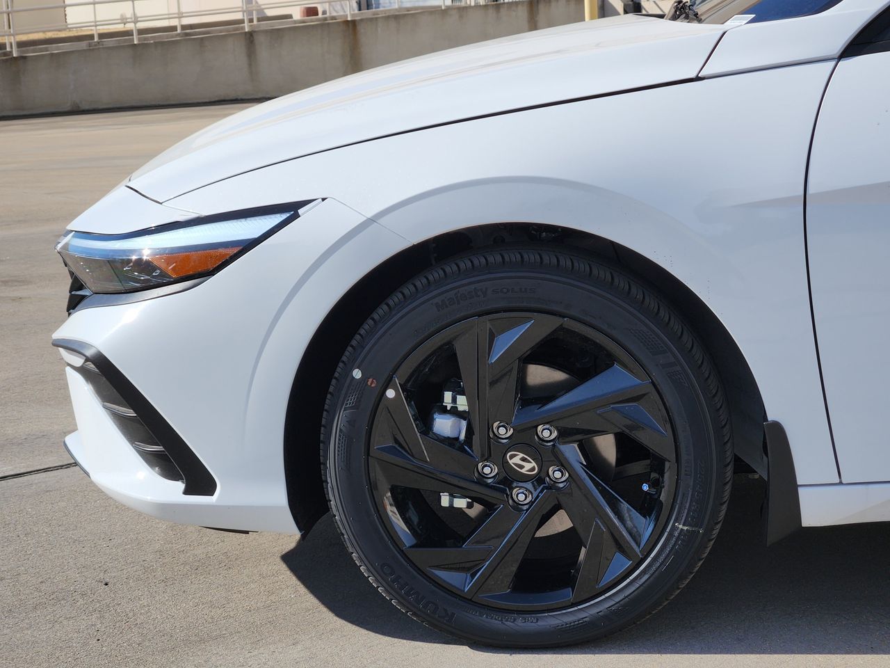 New 2026 W6H White Hyundai SEL Sport image 5