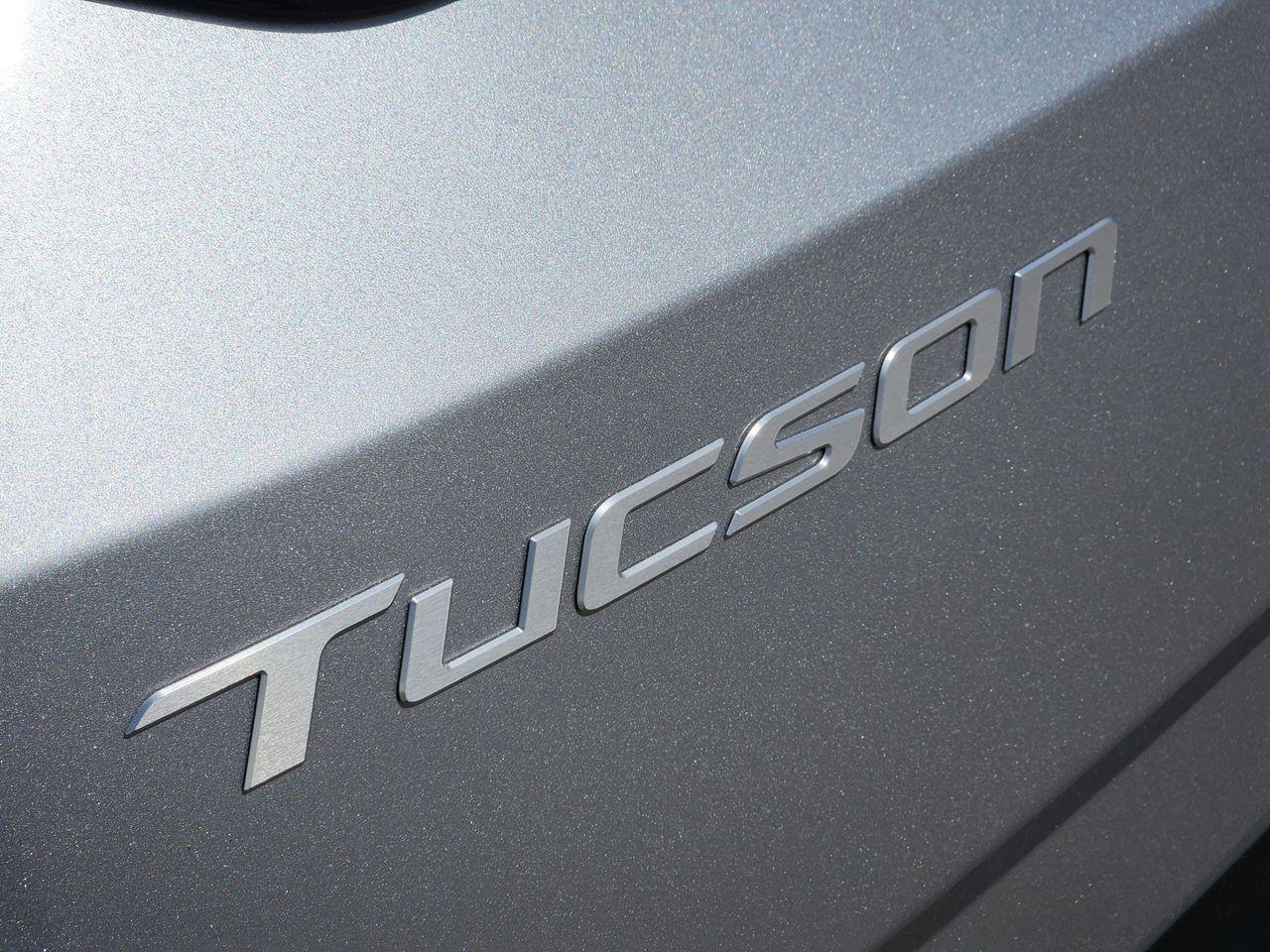 New 2026 R2T Silver Hyundai SEL FWD image 8