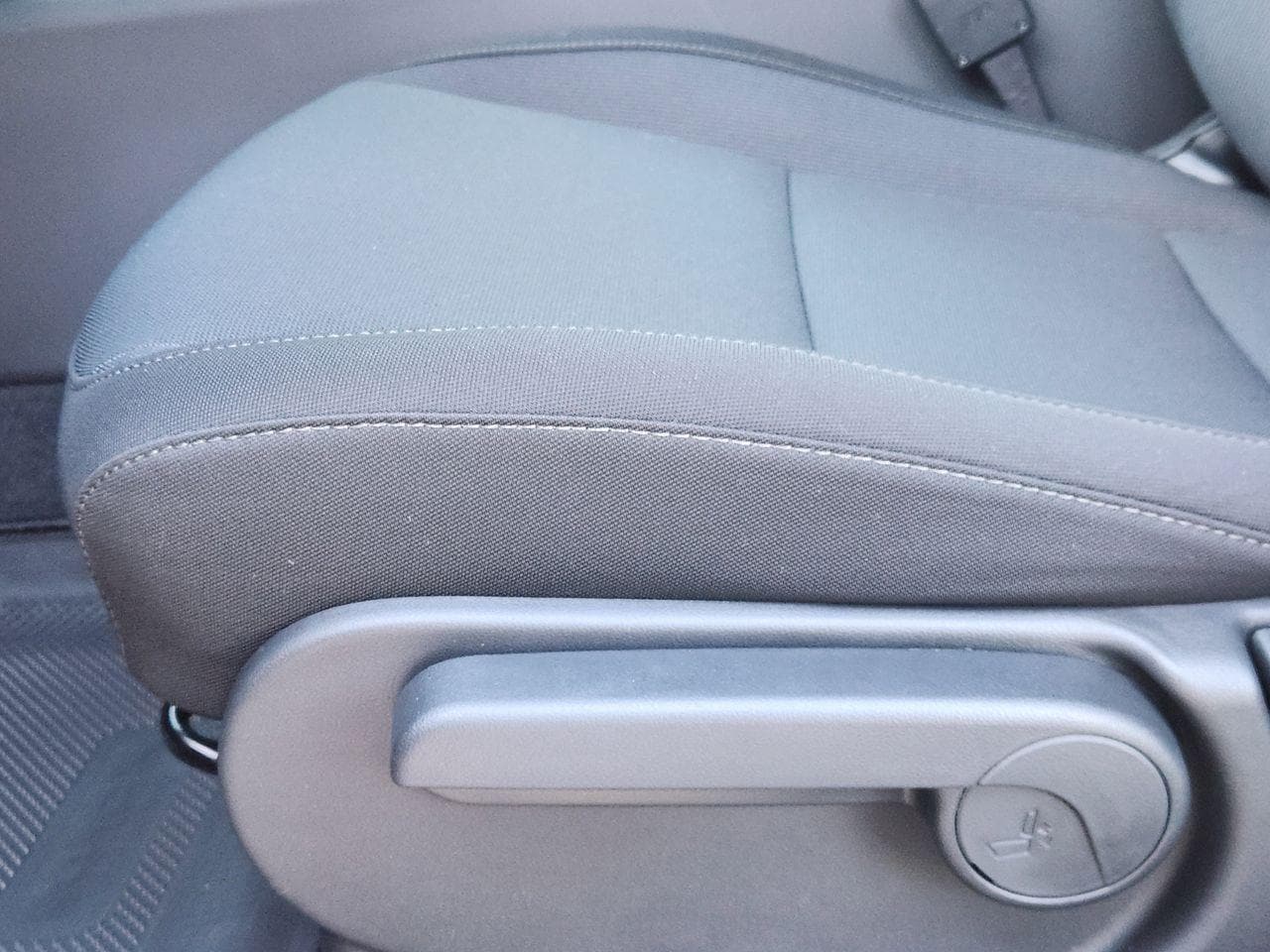 New 2026 R2P Red Hyundai SEL Sport FWD image 22