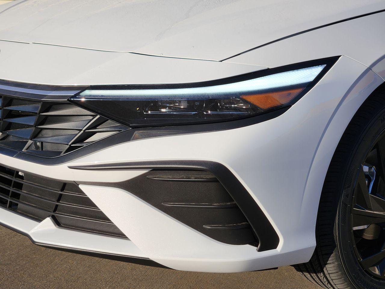 New 2026 W6H White Hyundai SEL Sport image 6