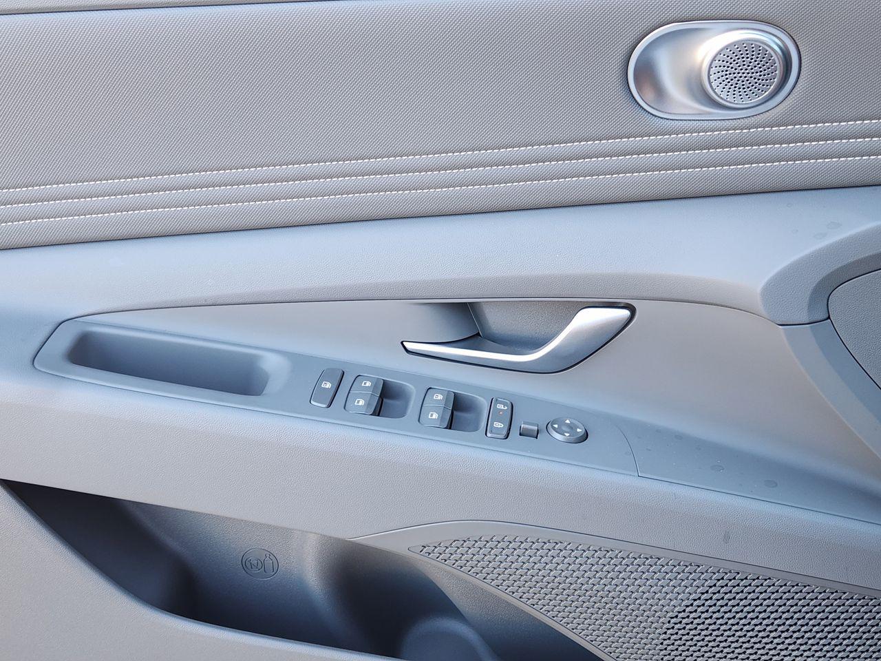 New 2026 W6H White Hyundai SEL Sport Premium image 21