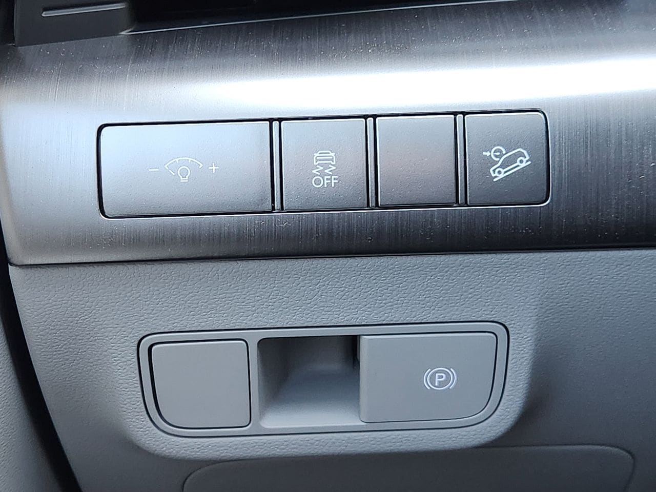 New 2026 C5G Gray Hyundai SEL Sport FWD image 20