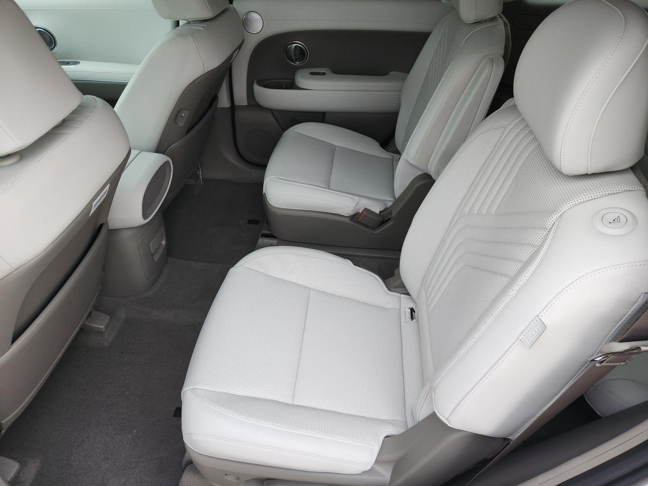 New 2026 WC9 White Hyundai SEL FWD image 28