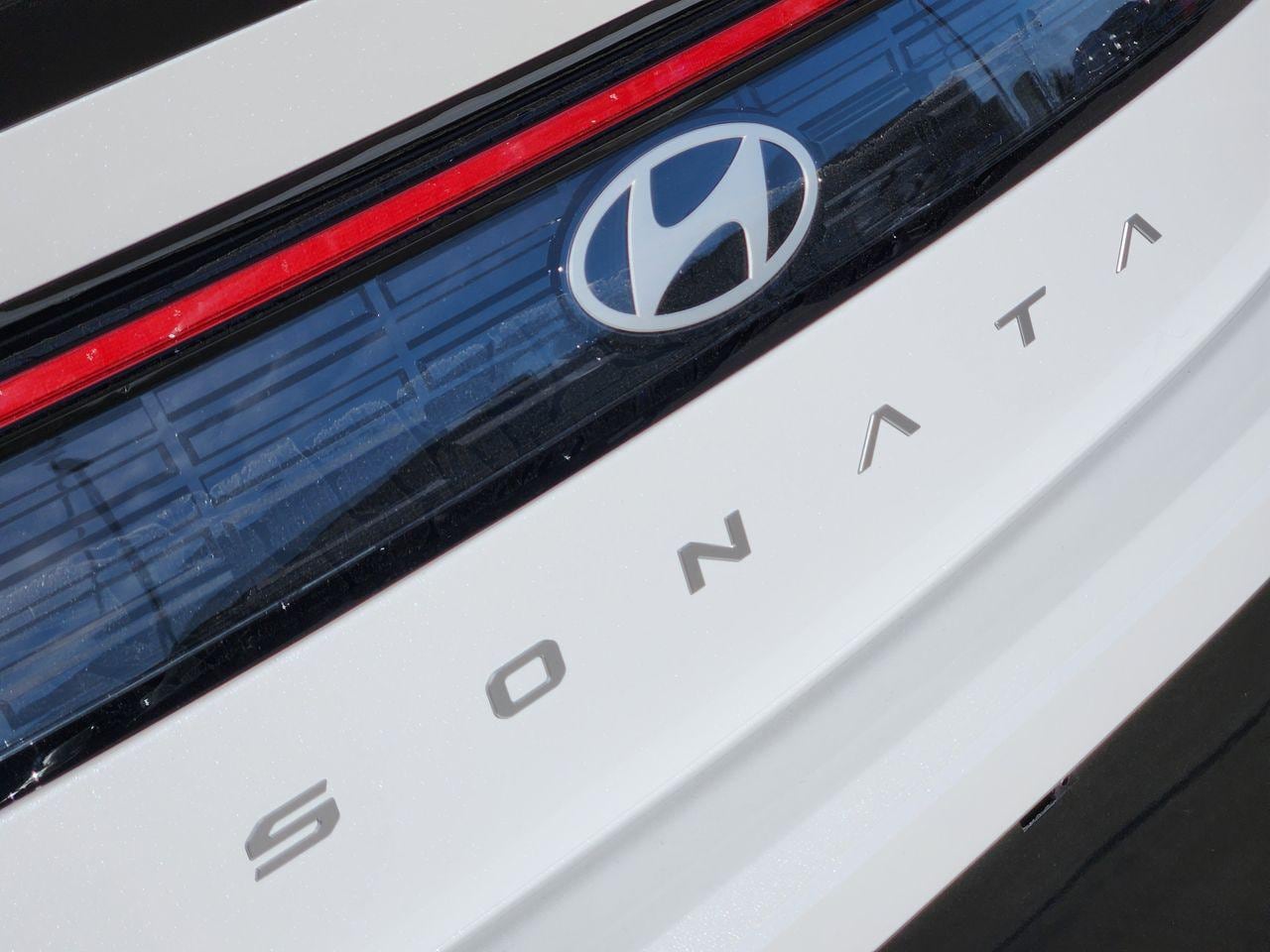 New 2026 W6H White Hyundai SEL Sport image 8