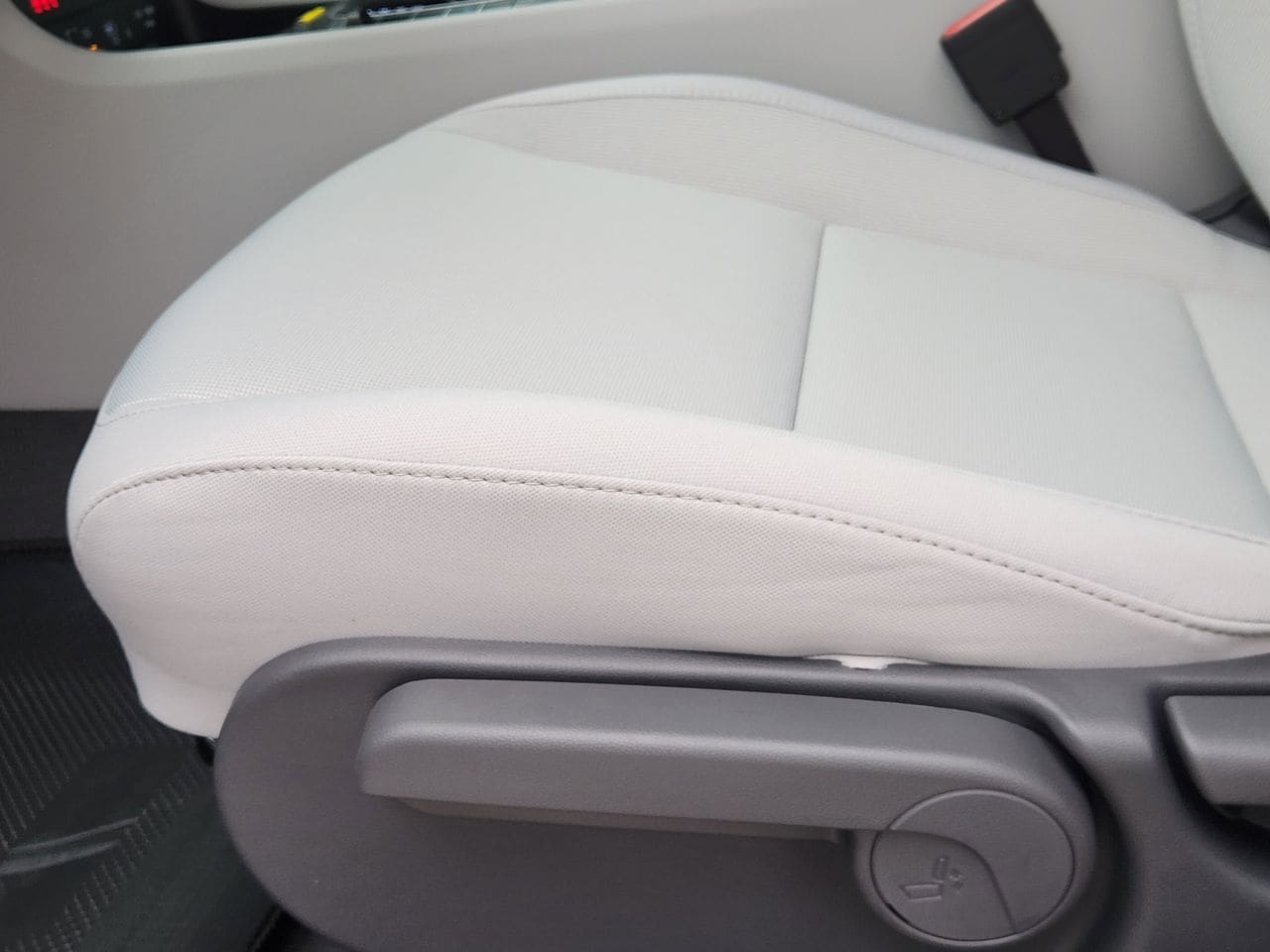 New 2026 PE2 Gray Hyundai SEL Sport FWD image 23