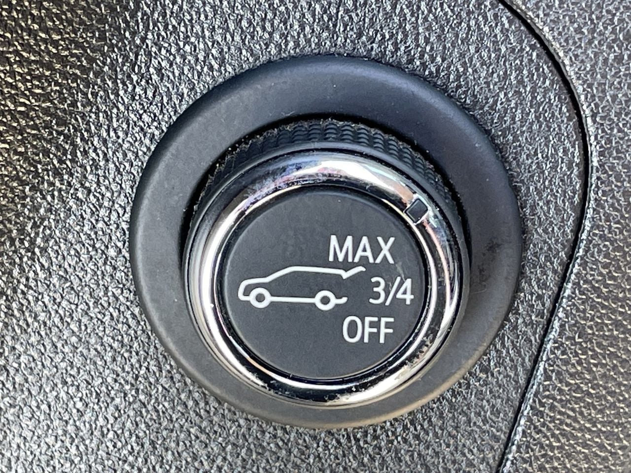 Used 2023 Summit White GMC Denali image 20