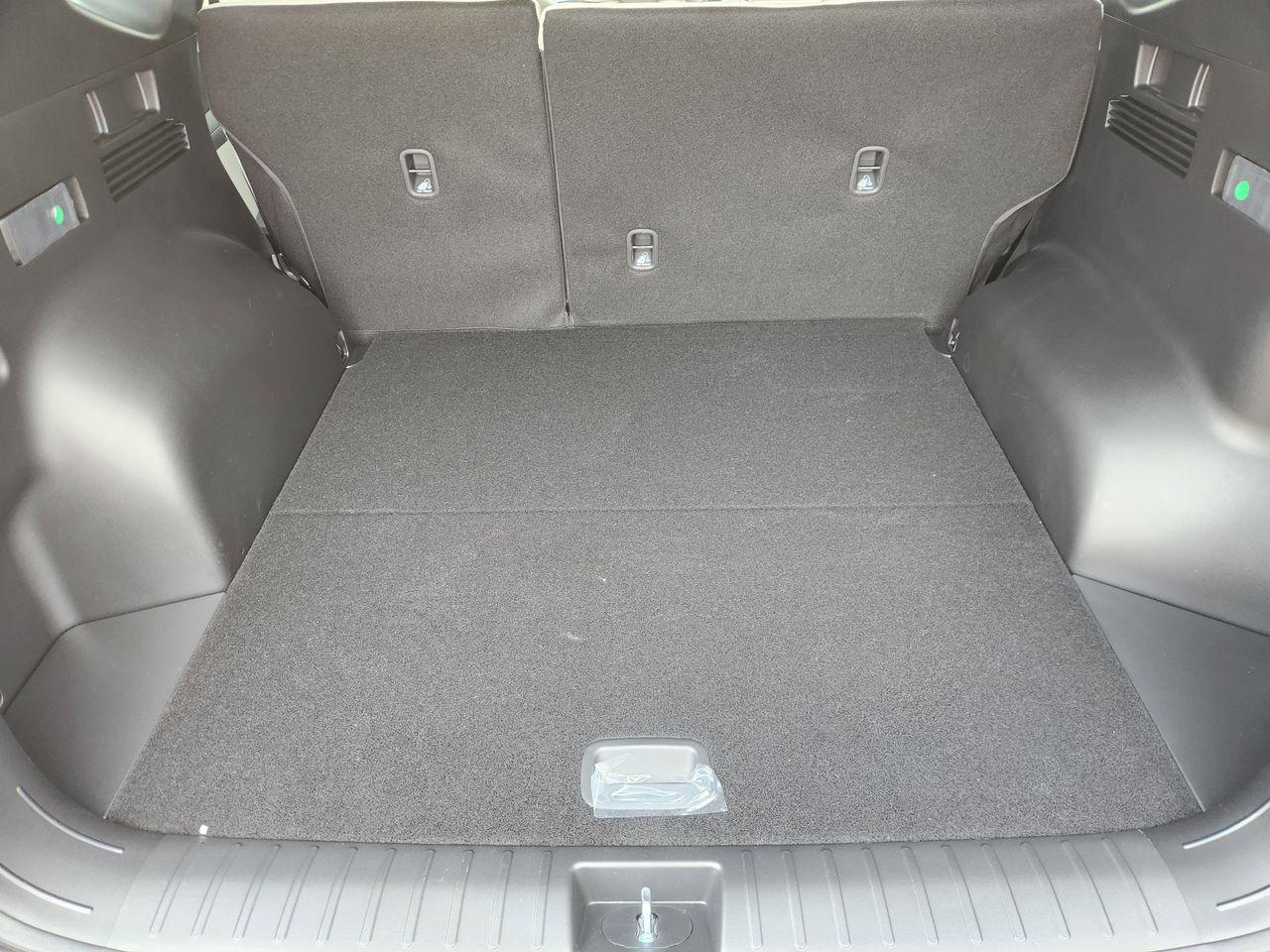 New 2026 R2T Silver Hyundai SEL FWD image 30