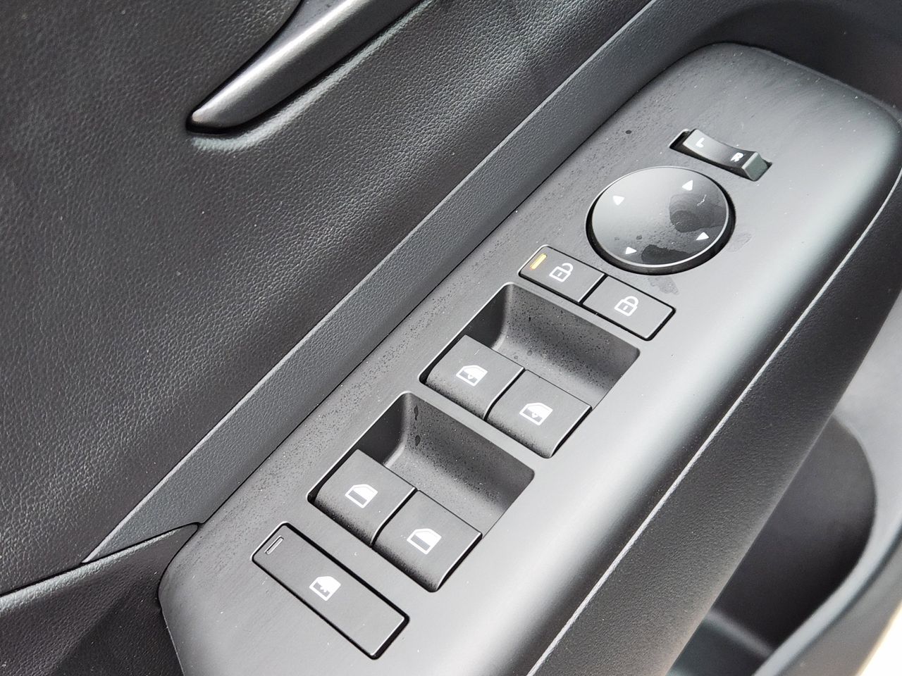 New 2026 C5G Gray Hyundai SEL Sport FWD image 22