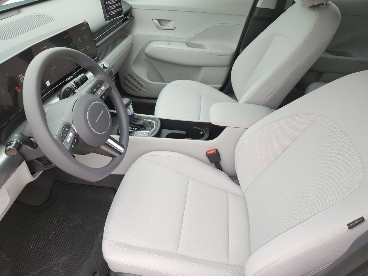 New 2026 SAW White Hyundai SE FWD image 9