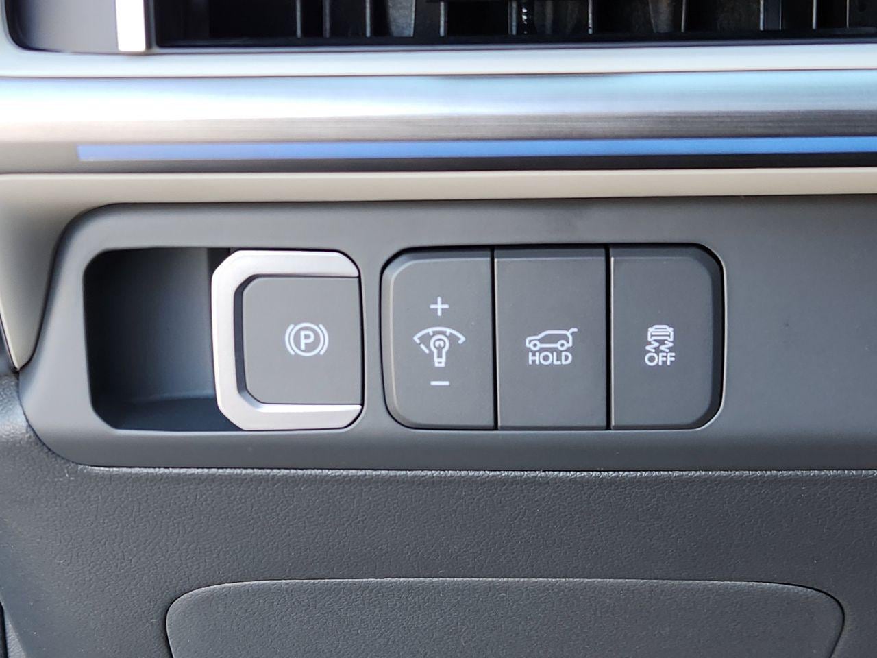 New 2026 NT2 Gray Hyundai Limited FWD image 20