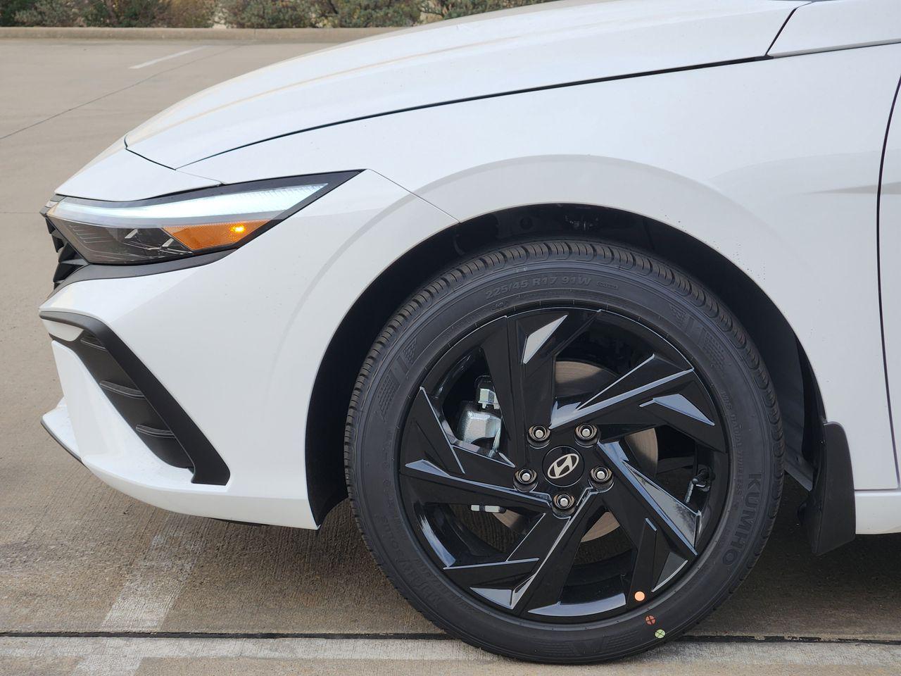 New 2026 W6H White Hyundai SEL Sport image 5