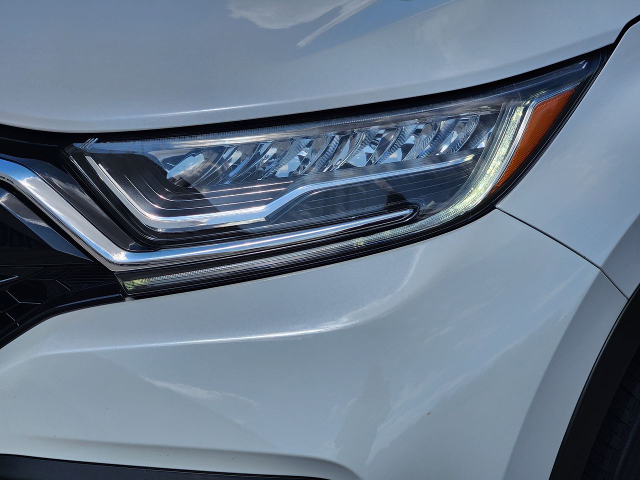 Used 2022 Platinum White Pearl Honda EX-L image 6