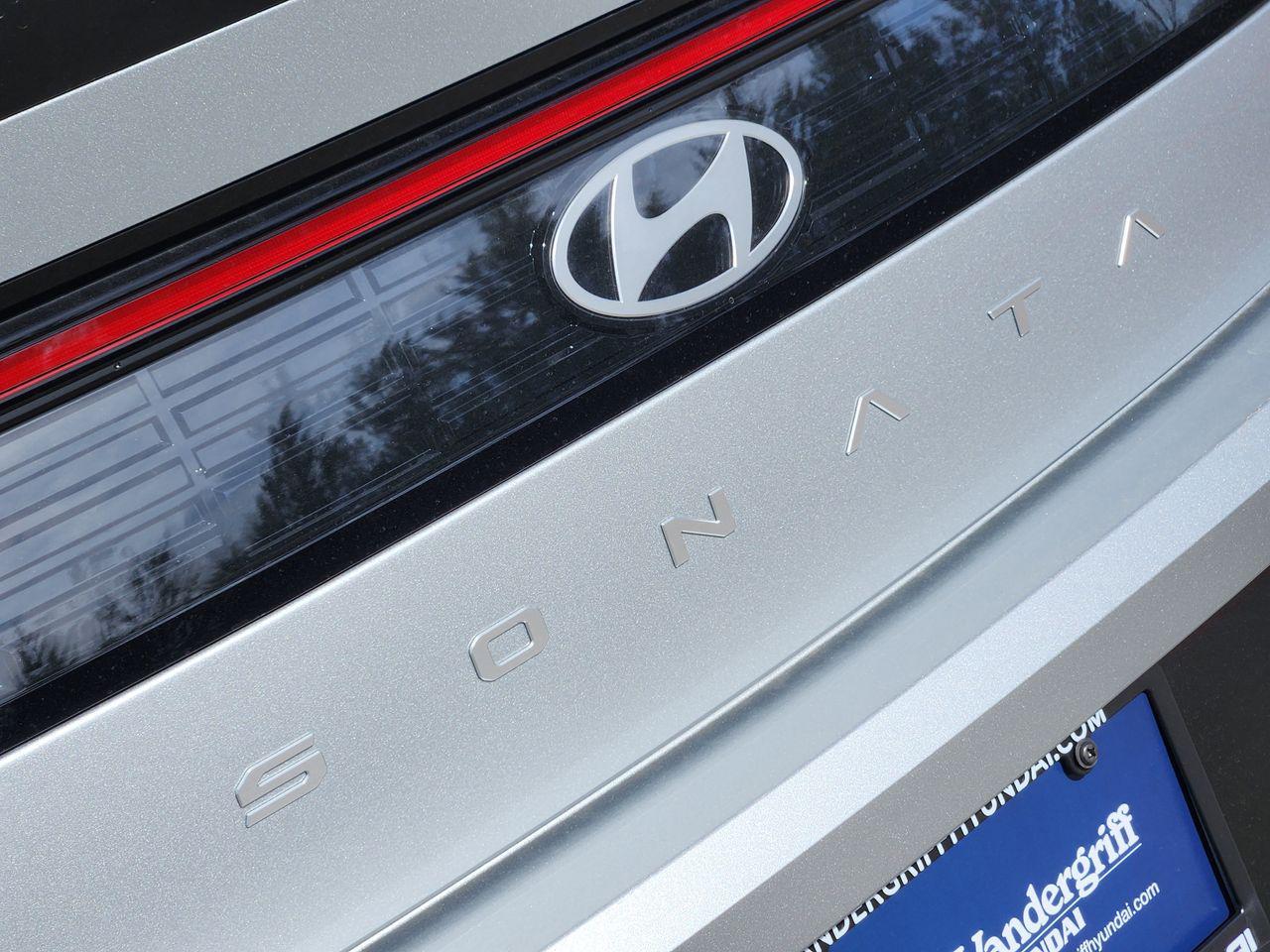 New 2026 T4A Silver Hyundai SEL Sport image 8