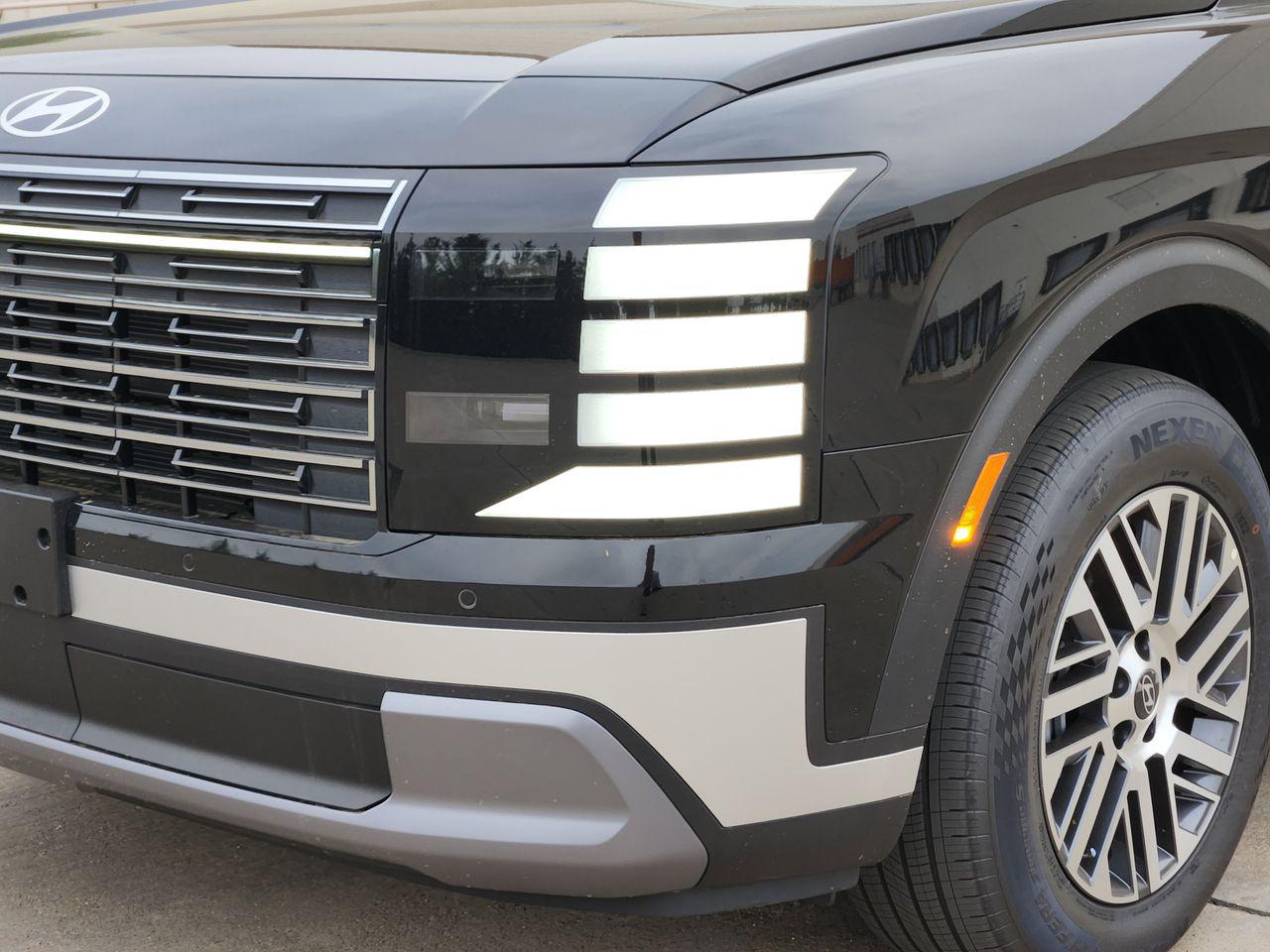 New 2026 A2B Black Hyundai SEL FWD image 6