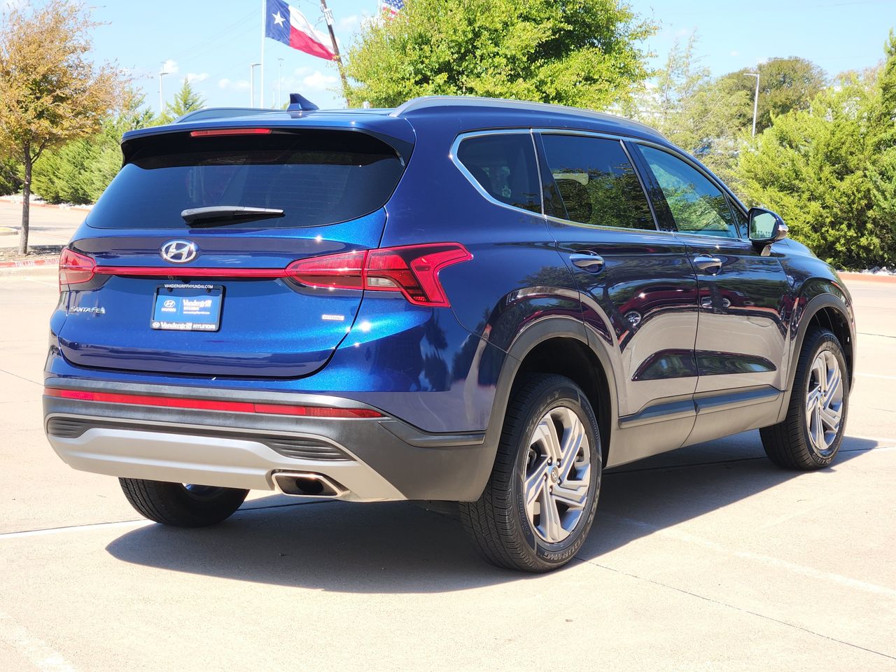 Used 2023 Stormy Sea Hyundai SEL image 4