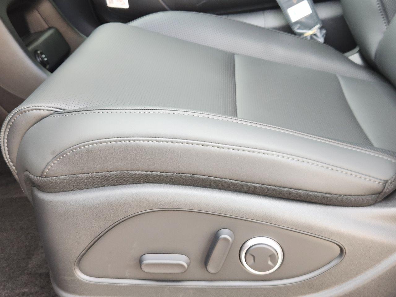 New 2026 WC9 White Hyundai SEL FWD image 23