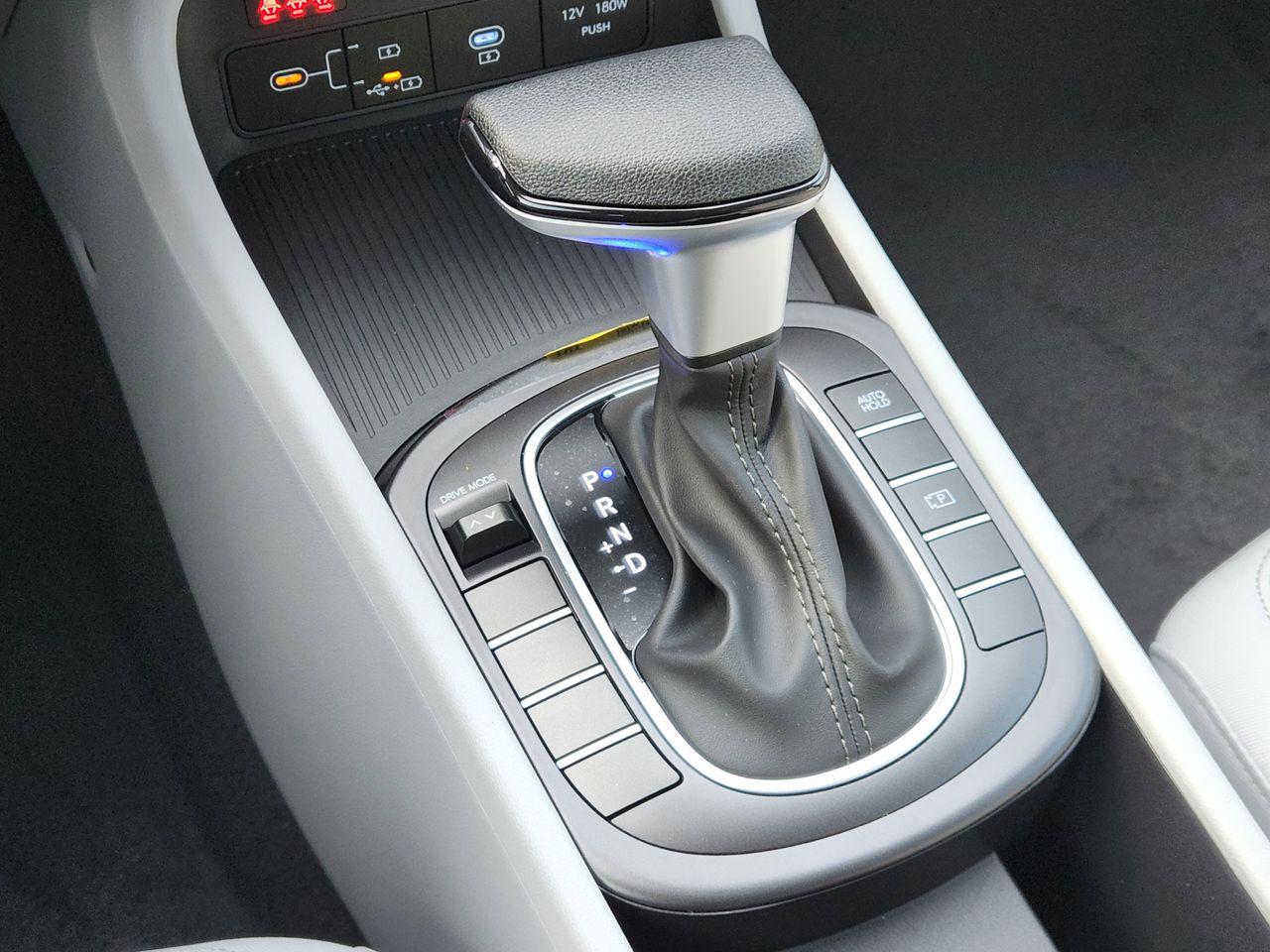 New 2026 SAW White Hyundai SE FWD image 18