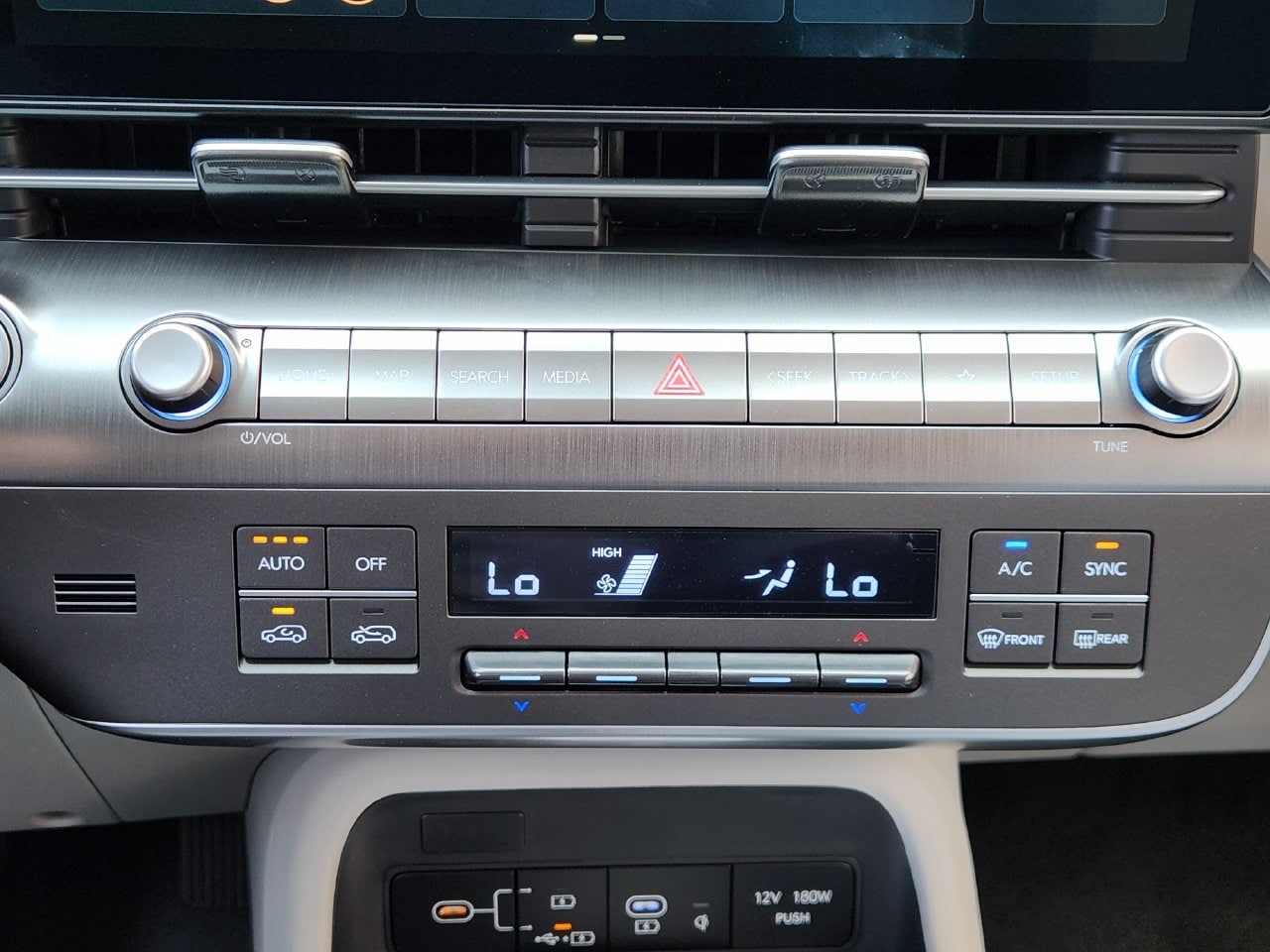 New 2027 Atlas White Hyundai SEL Sport FWD image 16