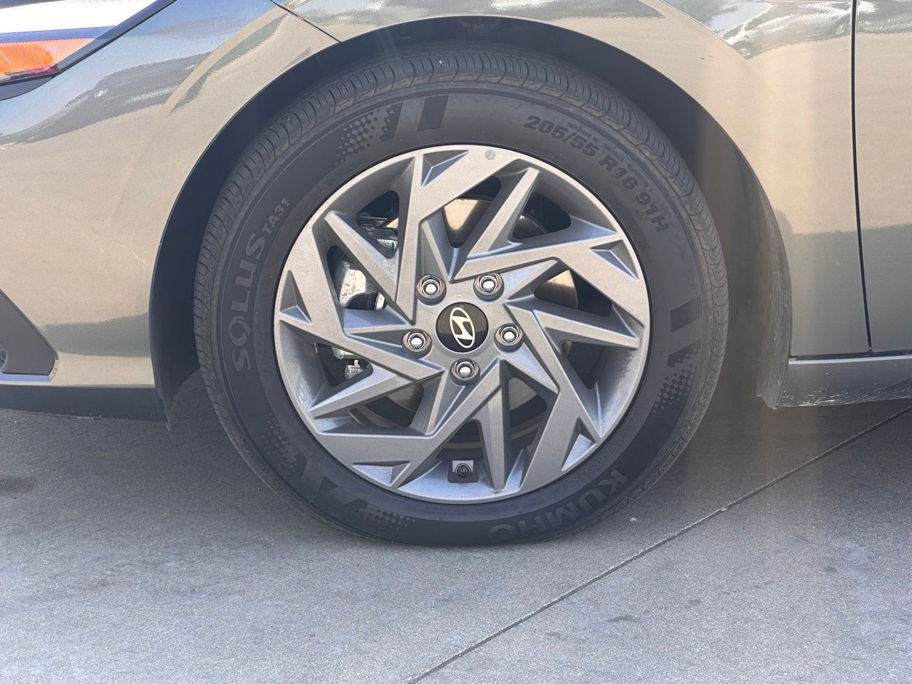 Used 2025 Fluid Metal Hyundai Blue image 12