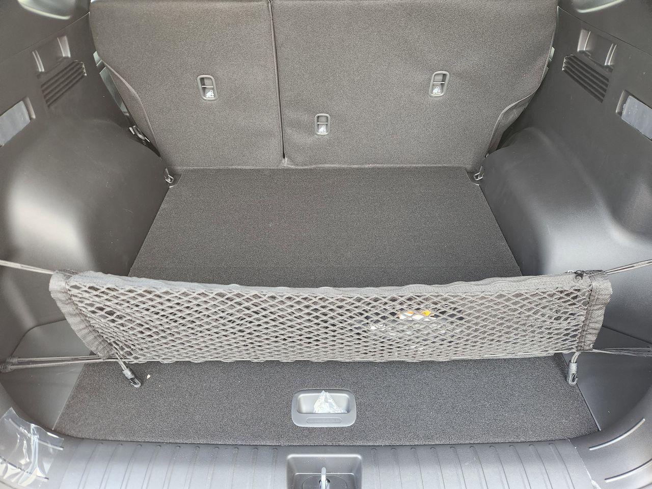 New 2026 W6H White Hyundai SEL FWD image 30