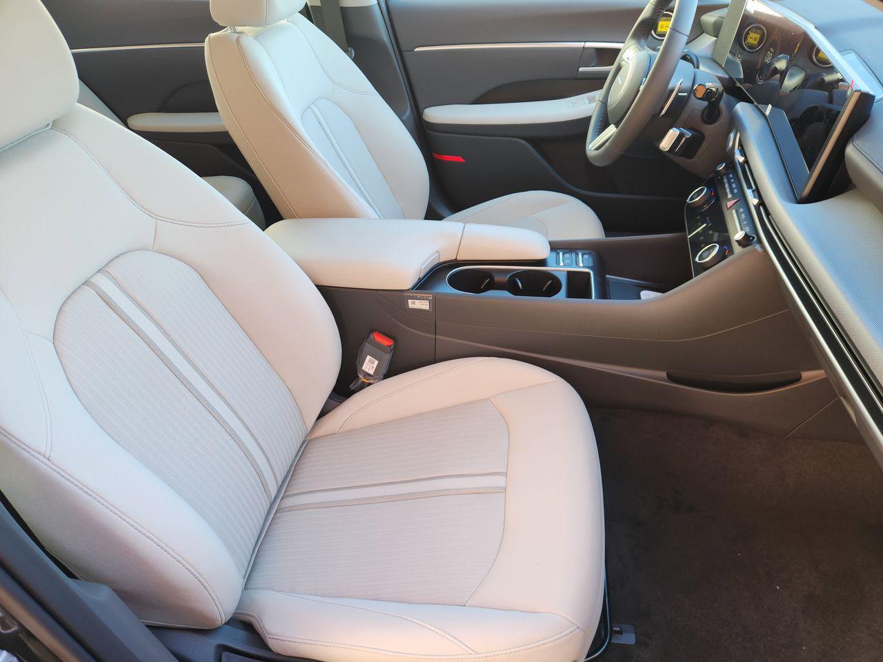 New 2026 T2G Gray Hyundai SEL Sport image 9