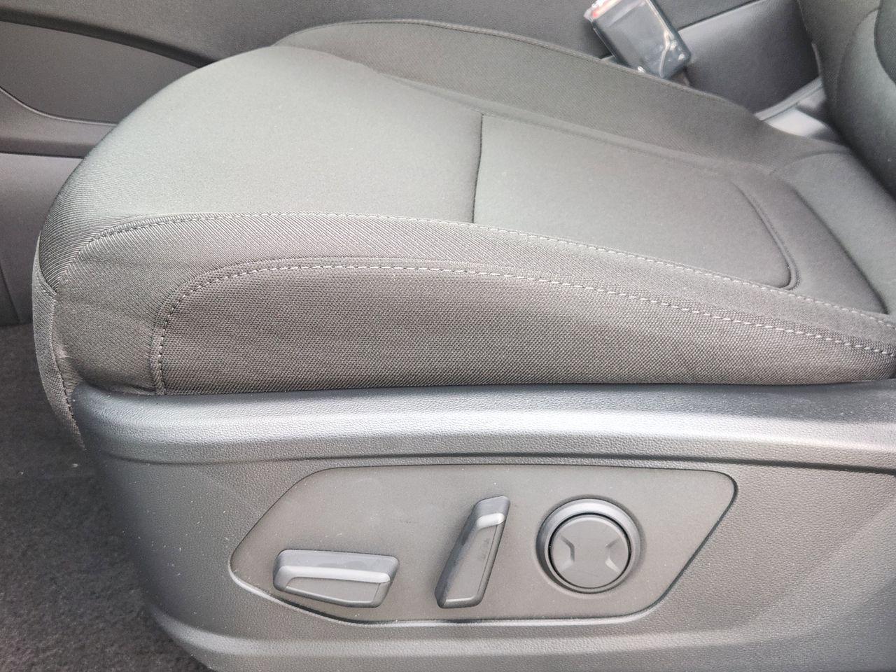 New 2026 W6H White Hyundai SEL FWD image 22