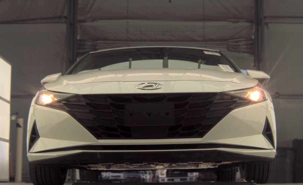 Used 2023 Quartz White Hyundai SEL image 3