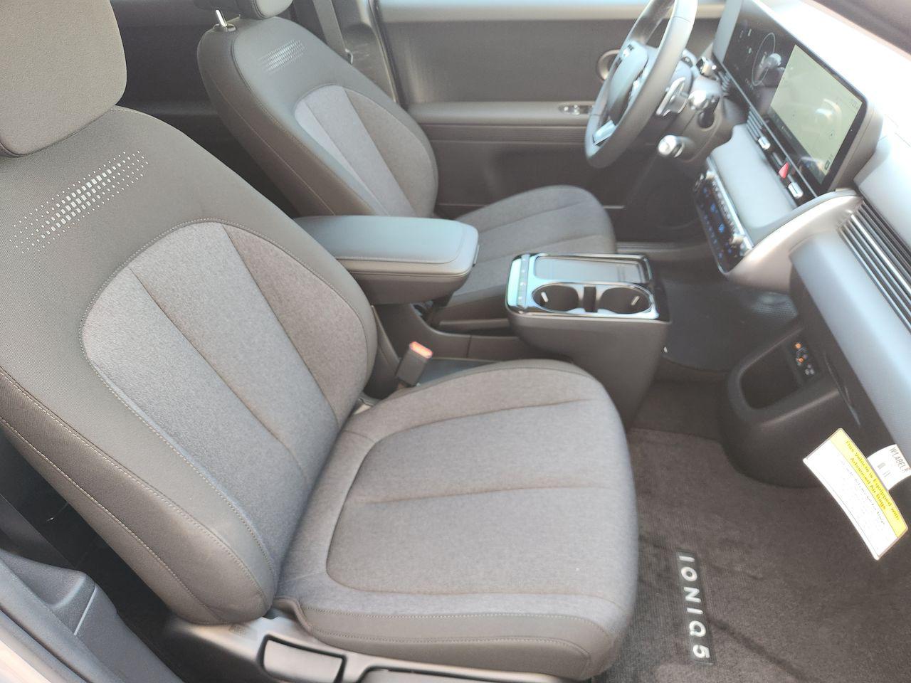 New 2027 Cyber Gray Hyundai SE image 10