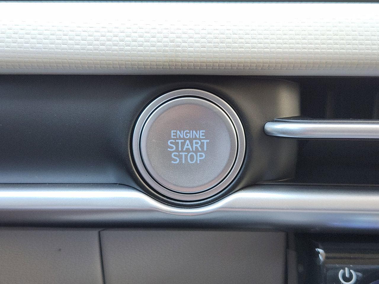 New 2026 W6H White Hyundai SEL FWD image 19