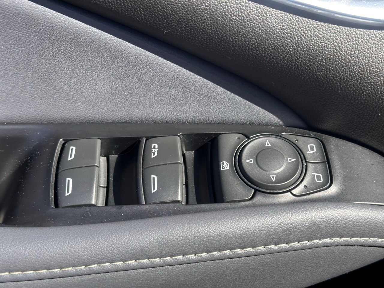 Used 2023 Moonstone Gray Buick Essence image 26