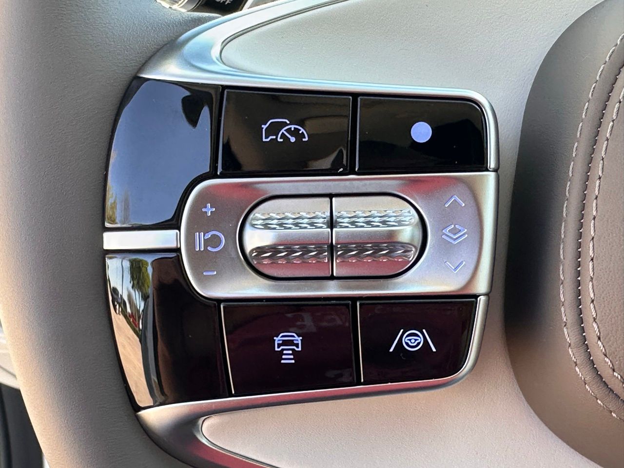 Used 2025 Uyuni White Genesis 3.5T e-SC image 28