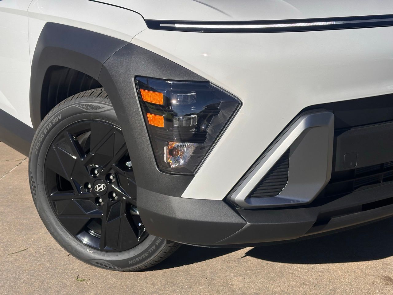 2026 Hyundai Kona SEL photo 2