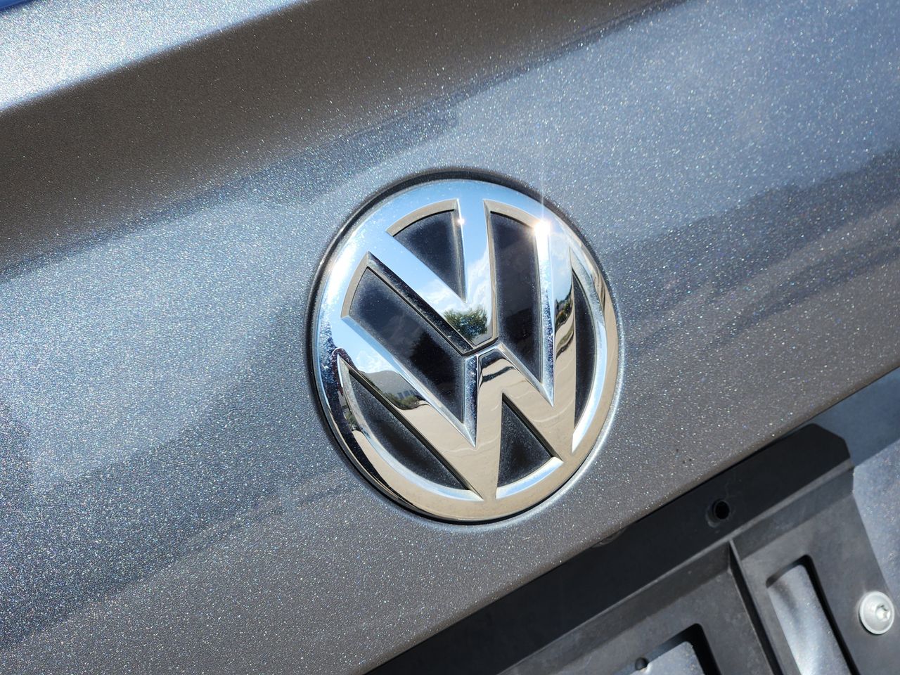 Used 2020 Pyrite Silver Volkswagen 1.4T S image 8