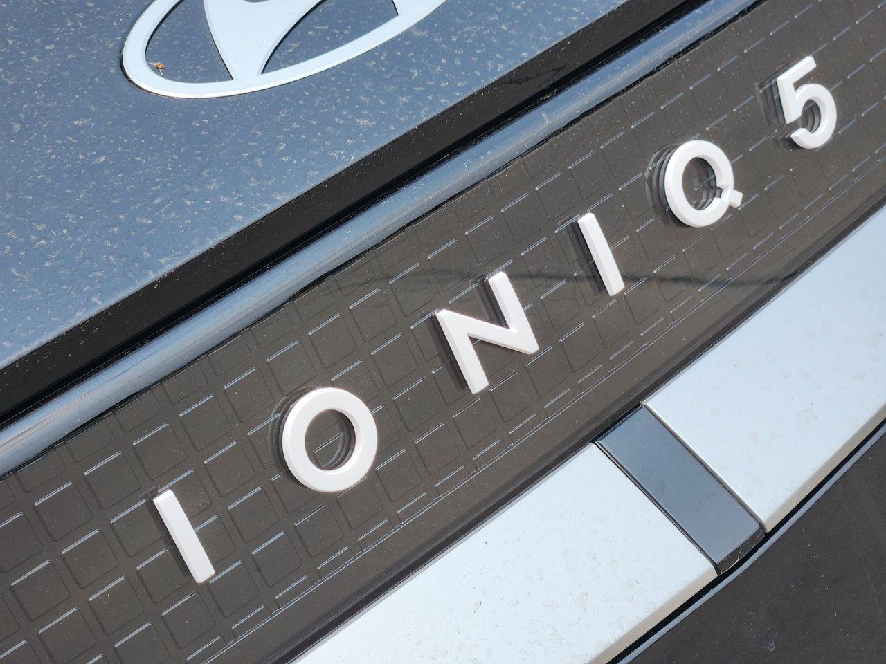 New 2027 A2B/Black Hyundai SE image 8
