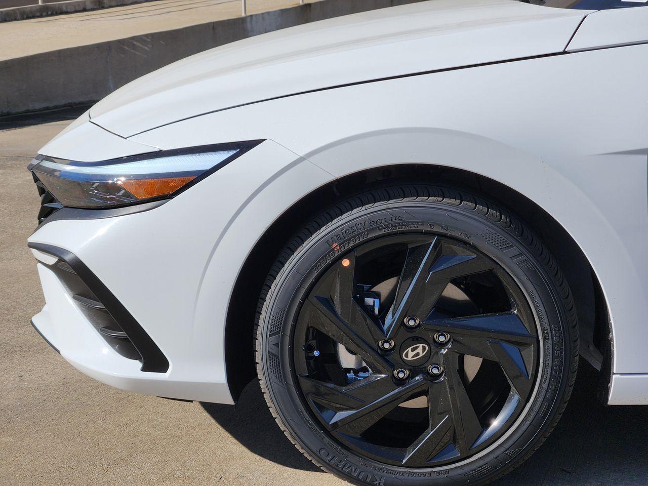 New 2026 Serenity White Hyundai SEL Sport image 5