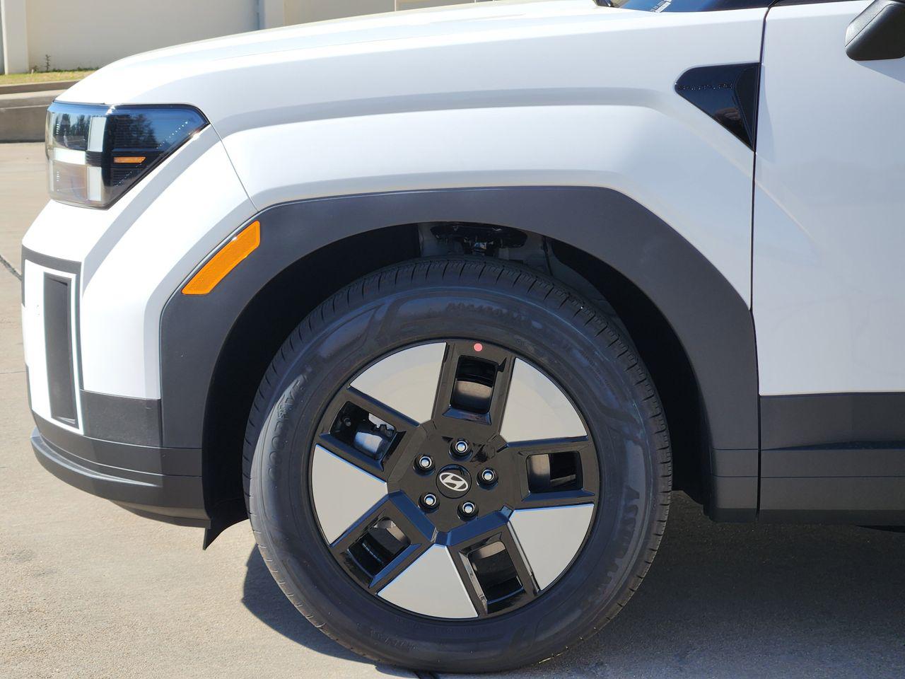 New 2026 W6H White Hyundai SEL image 5