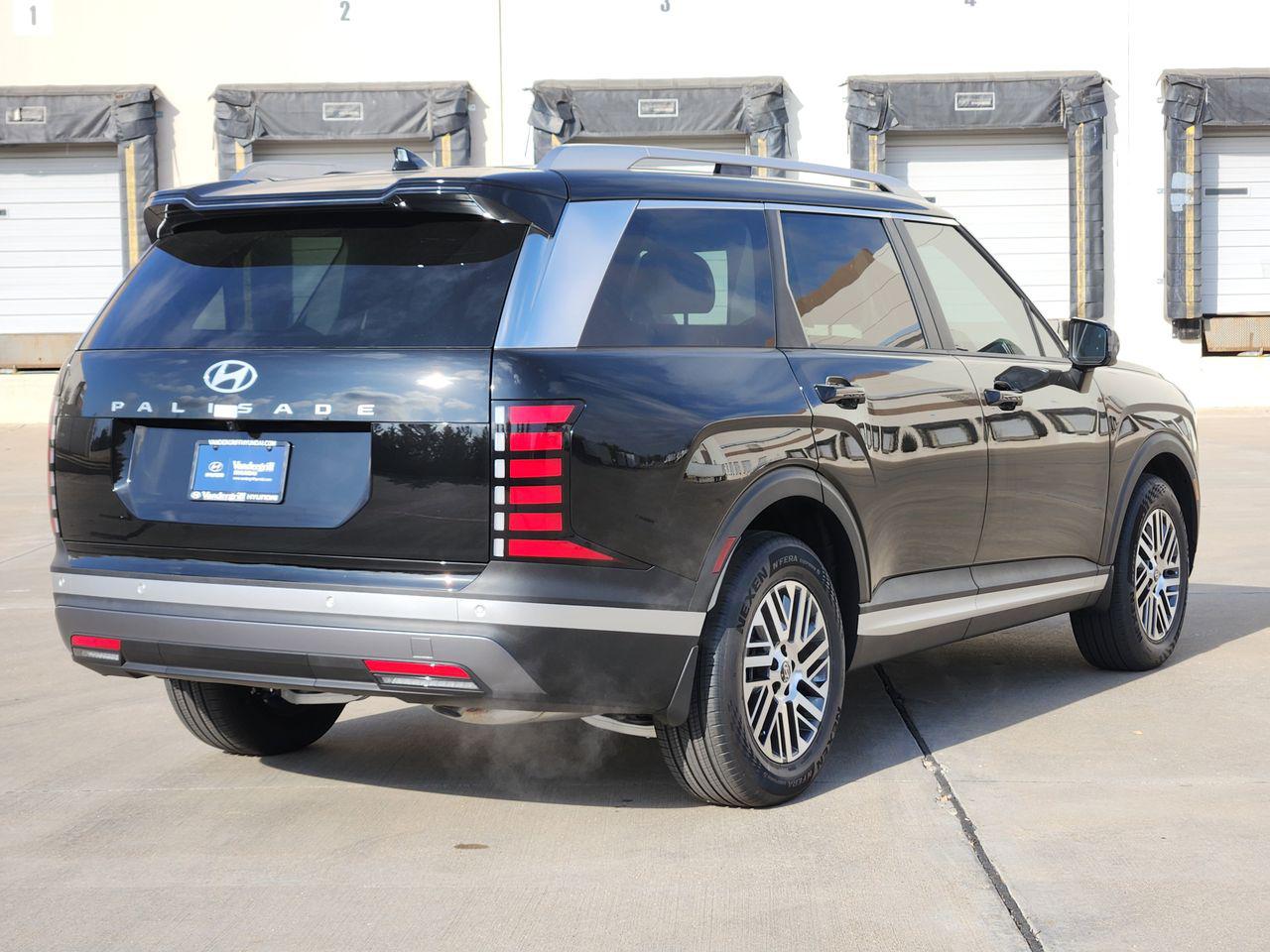 New 2026 A2B Black Hyundai SEL FWD image 4