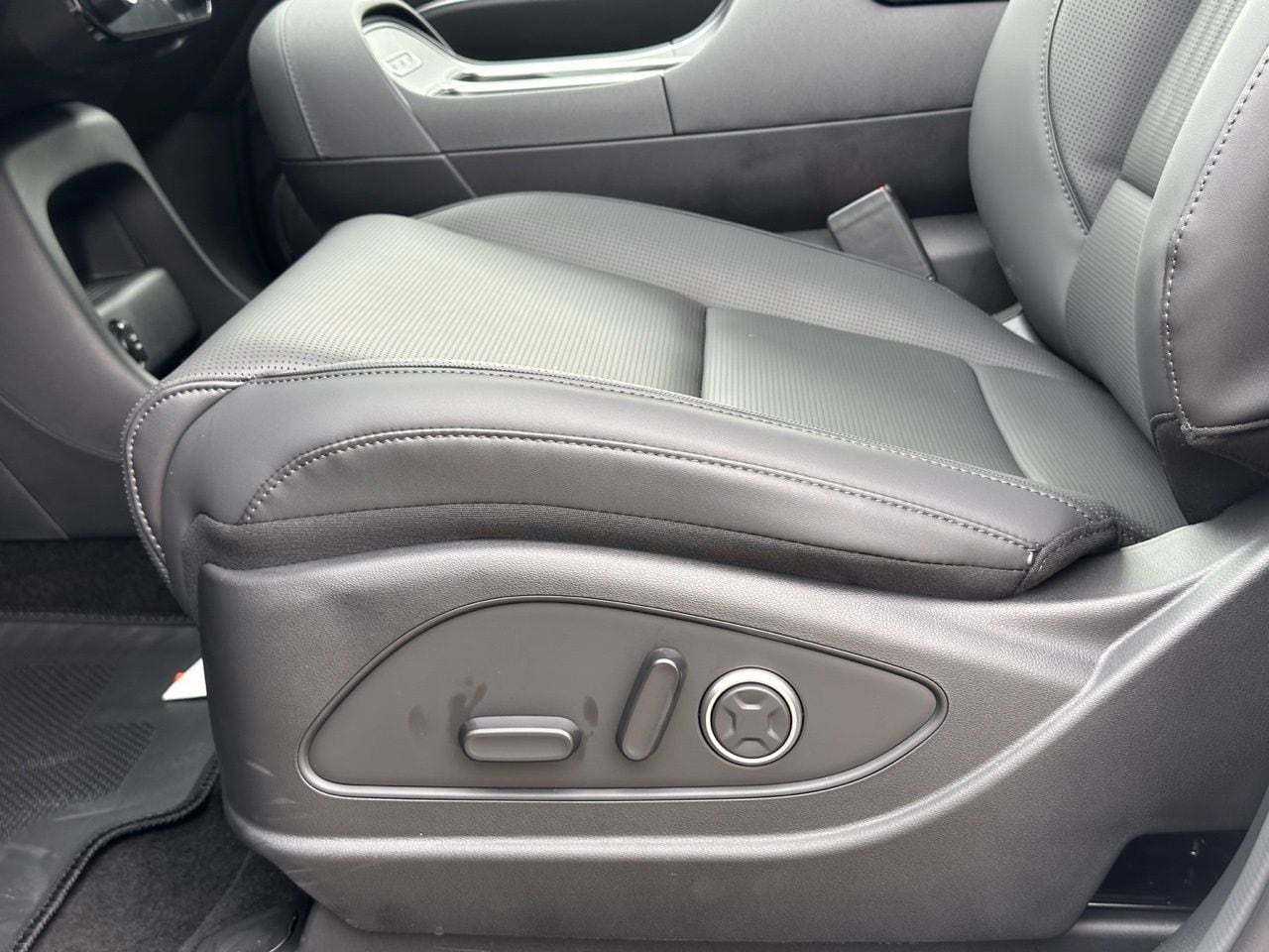 Certified Used 2026 Creamy White Pearl Hyundai Blue SEL Premium 7 Passenger image 32