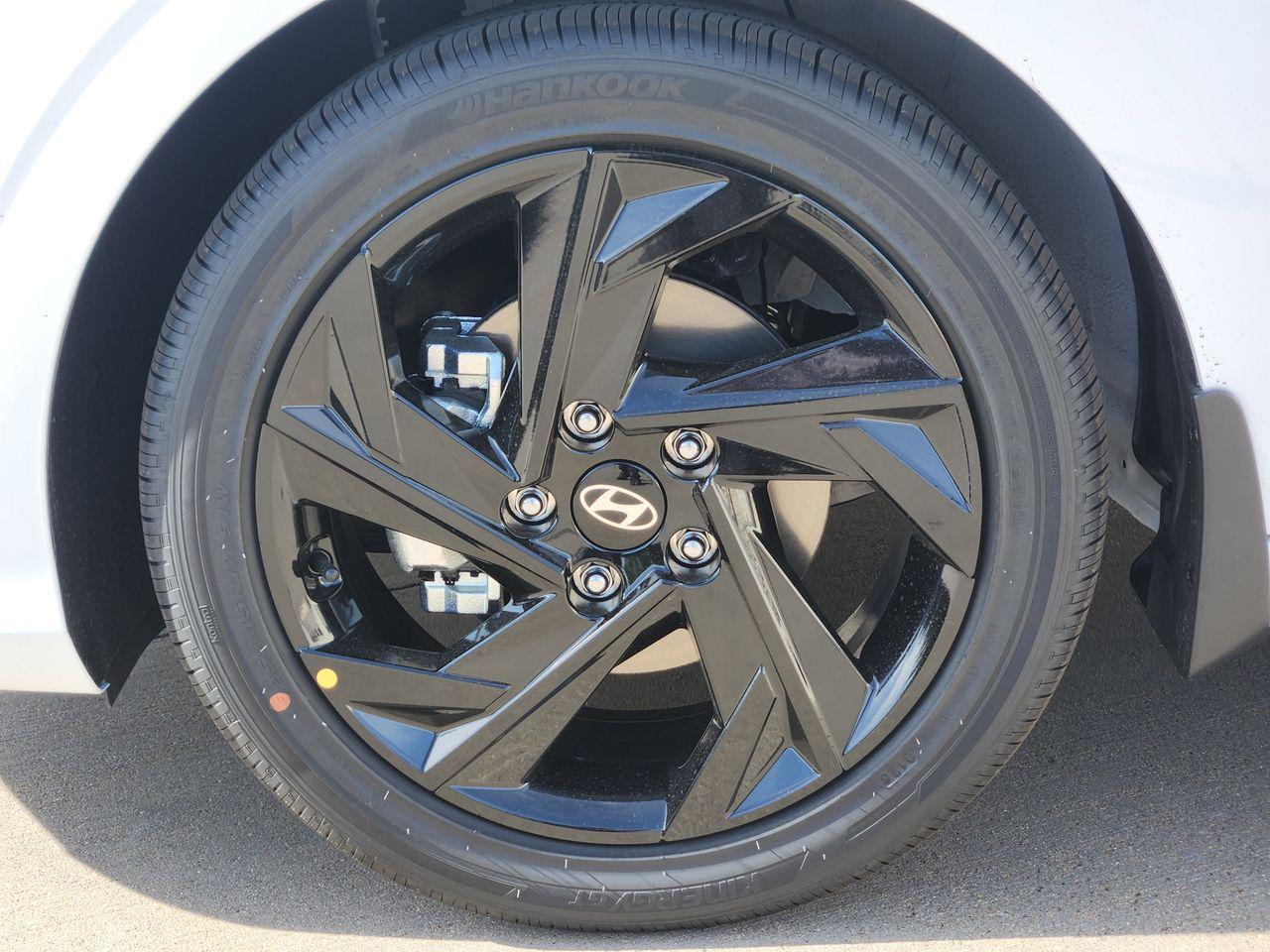 New 2026 W6H White Hyundai SEL Sport Premium image 7