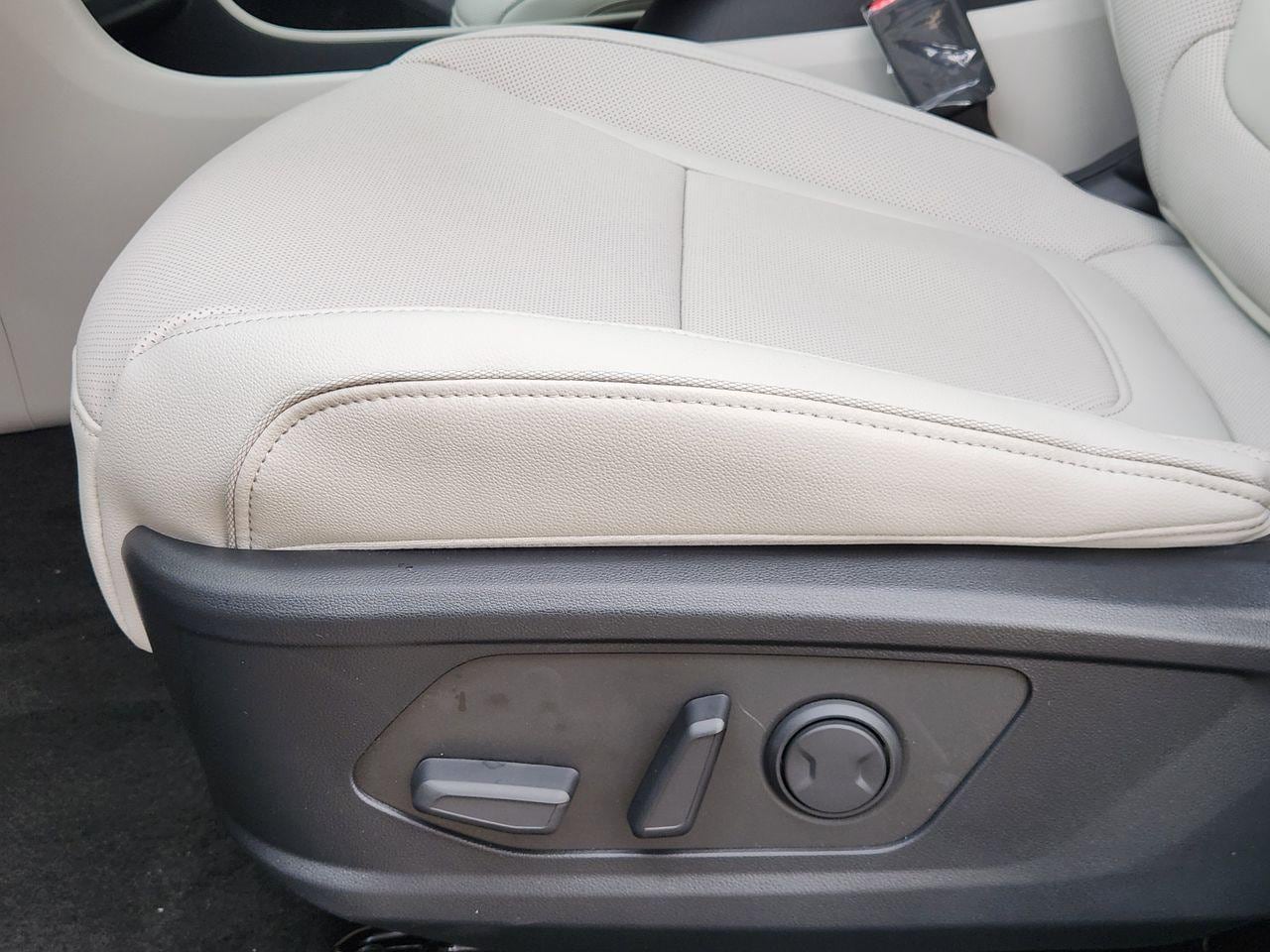 New 2026 Shimmering Silver Hyundai Limited FWD image 24