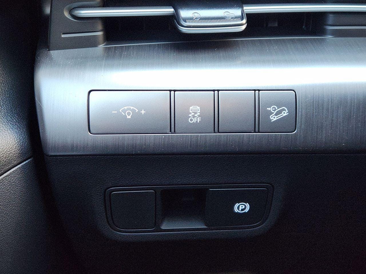 New 2026 R2P Red Hyundai SEL Sport FWD image 16